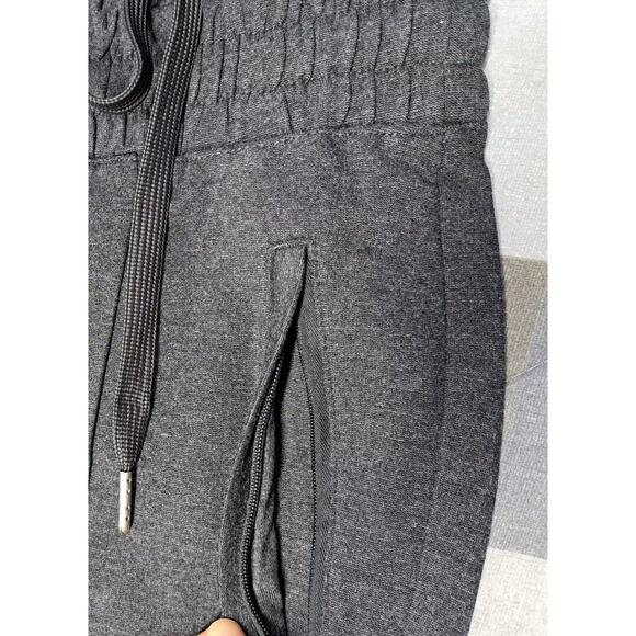 Amazon Essentials Women's Tapered Pant - Picture 11 of 14